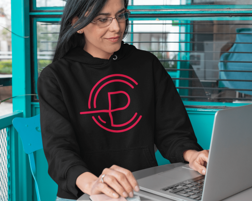 hoodie-mockup-of-a-middle-aged-woman-working-32082